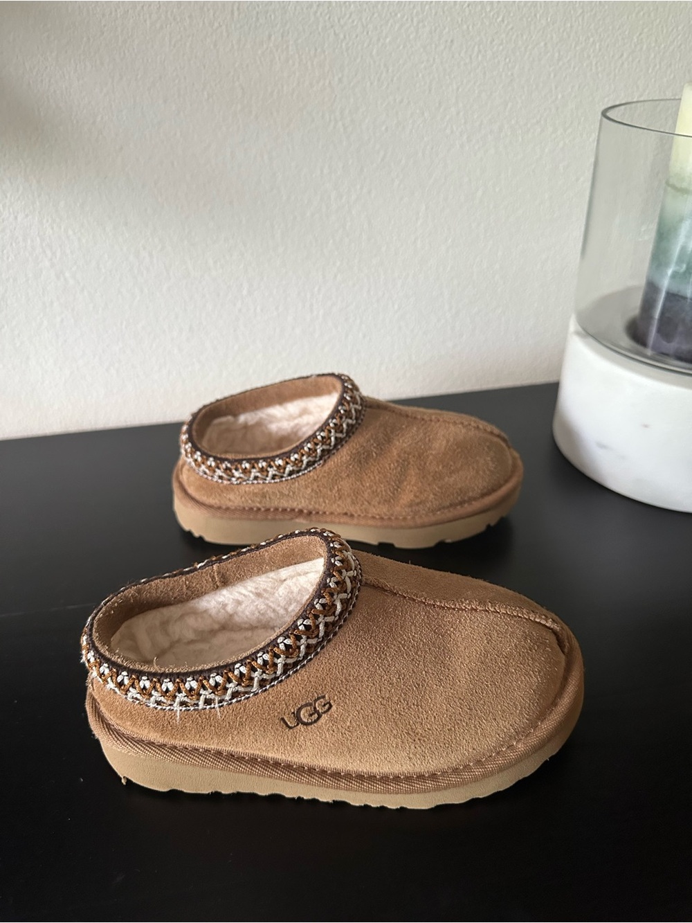 UGG - Picture 3 of 8